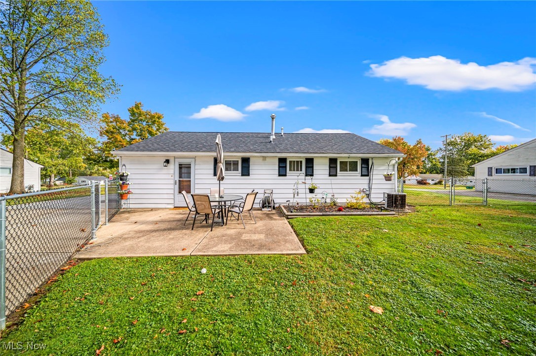 9964 Crestwood Drive Property Photo 10