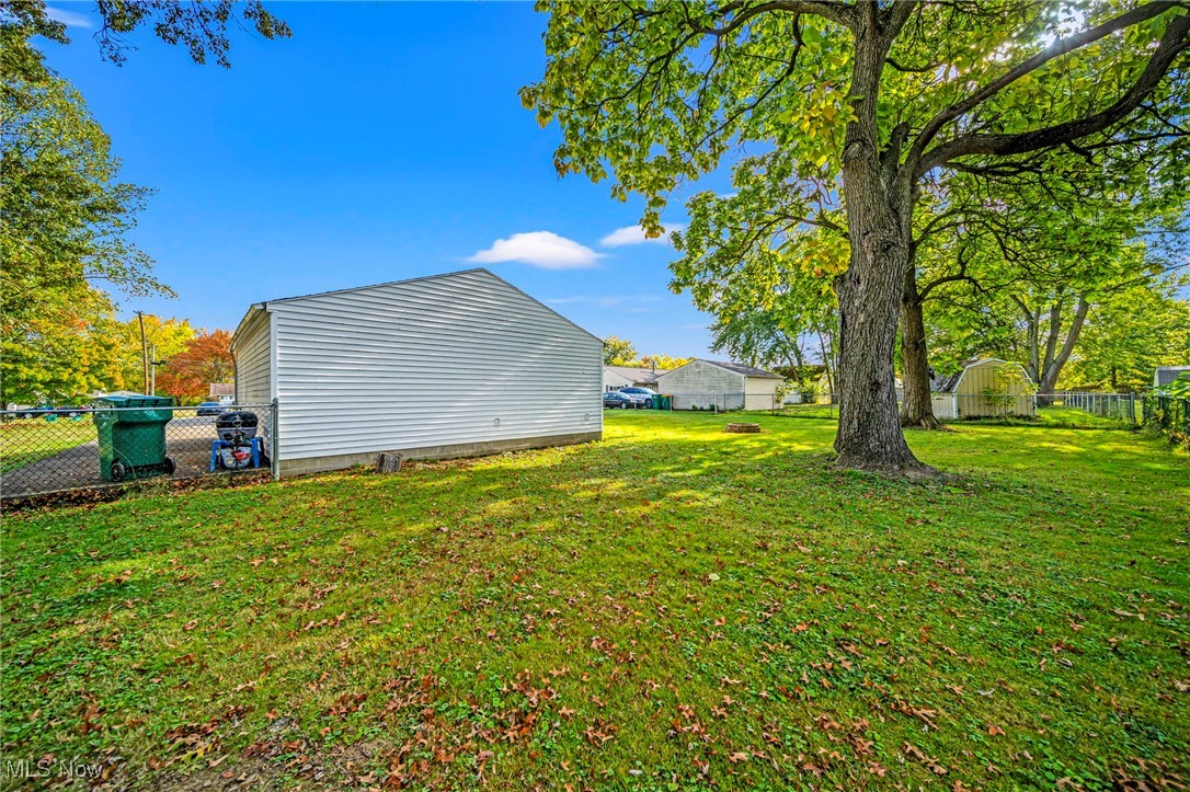 9964 Crestwood Drive Property Photo 12