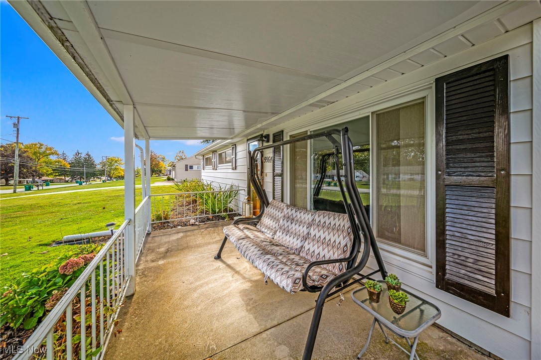 9964 Crestwood Drive Property Photo 14