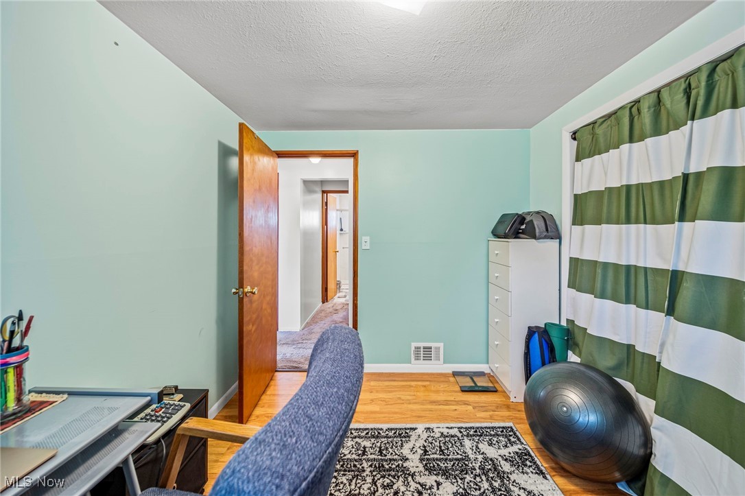 9964 Crestwood Drive Property Photo 32