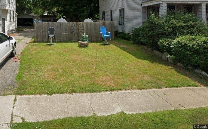 1261 E 102nd Street Property Photo 1