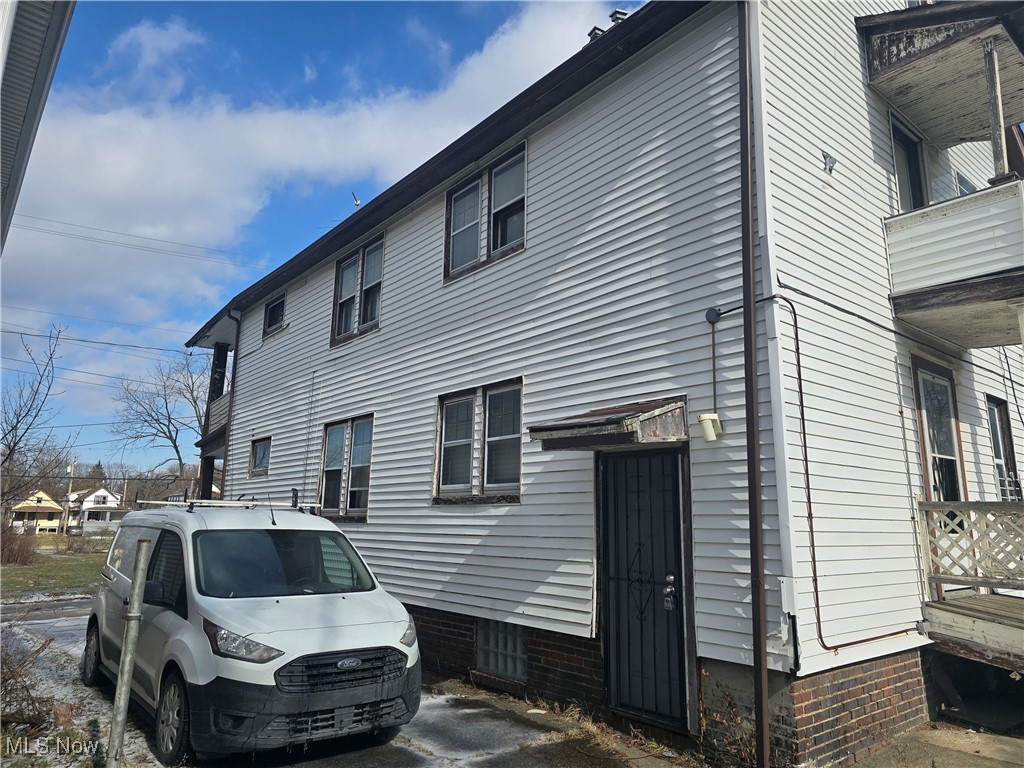 9706 Nelson Avenue Property Photo 3