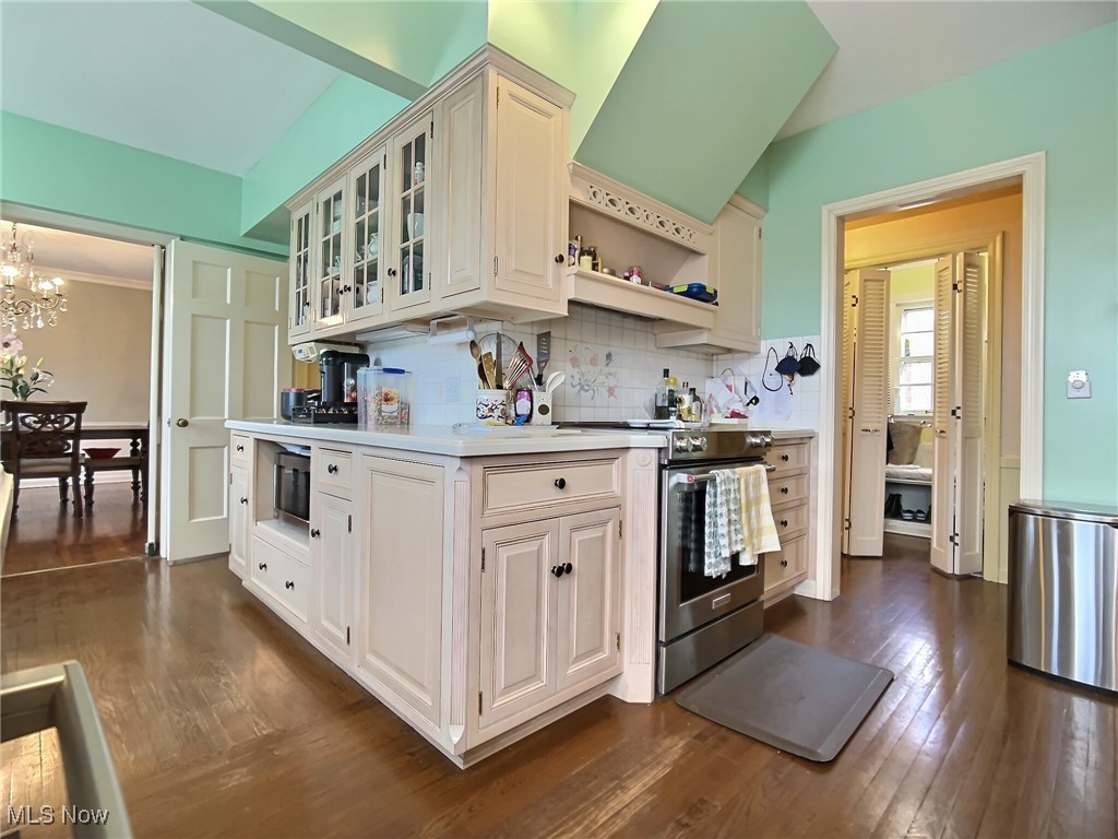 14575 Shaker Boulevard Property Photo 9