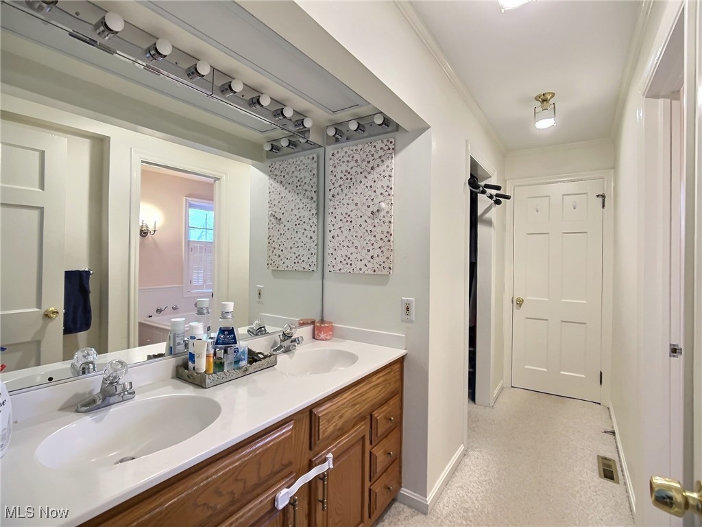 14575 Shaker Boulevard Property Photo 17