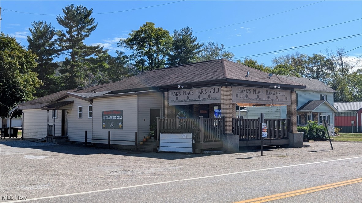378 Highway 7 N Property Photo 1