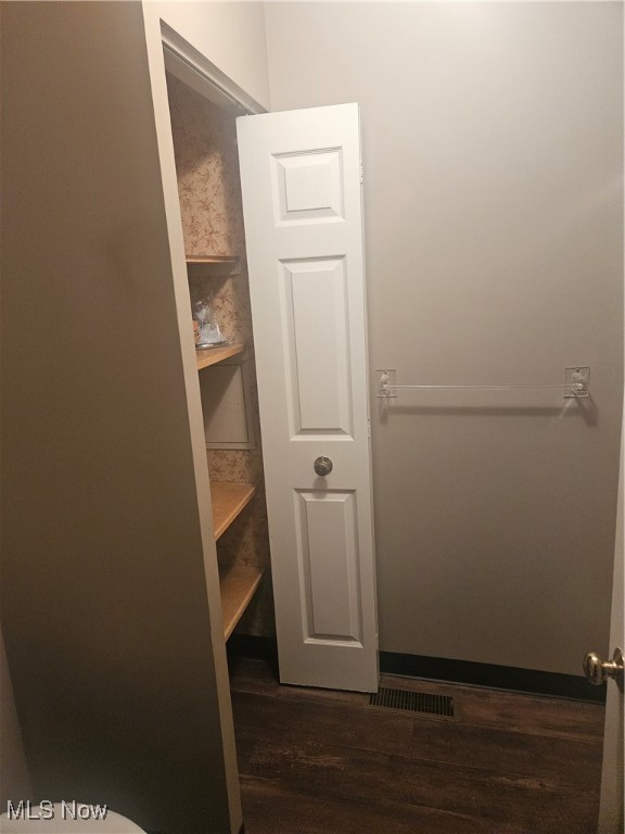 4543 Saint James Circle Nw Property Photo 4