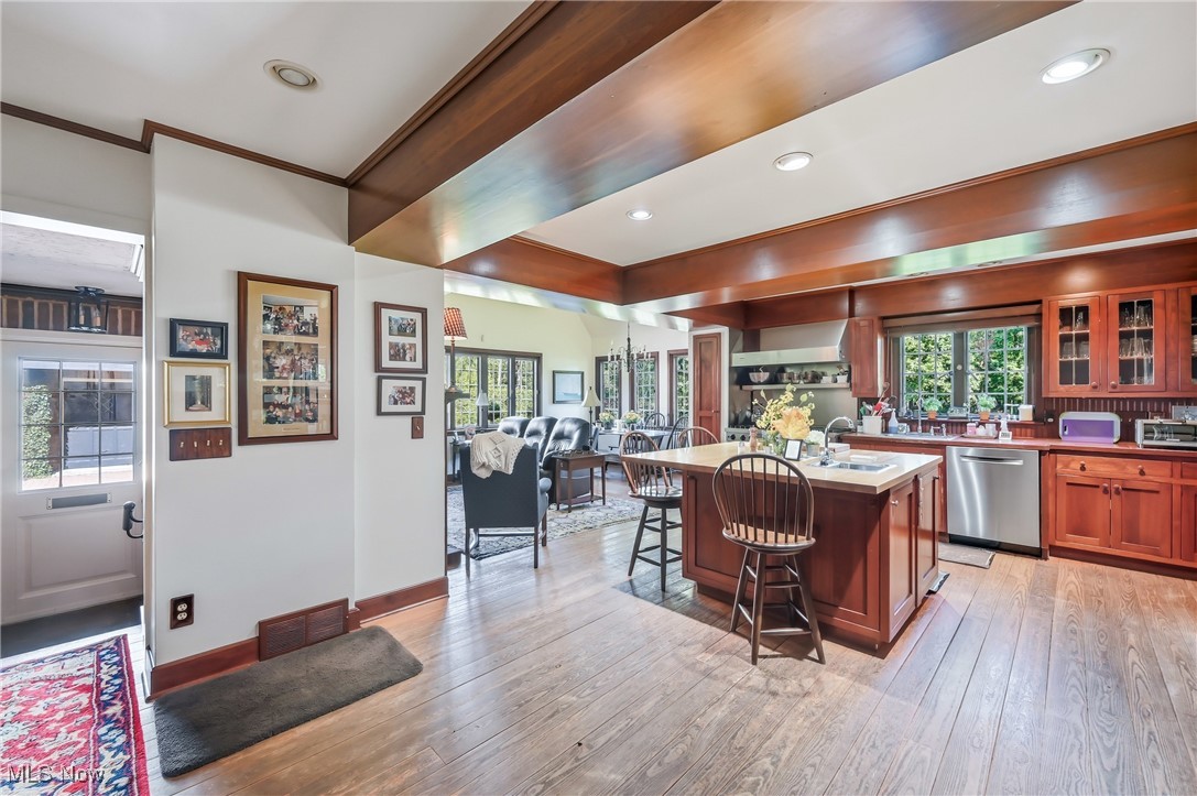 740 Fairway Drive Property Photo 4