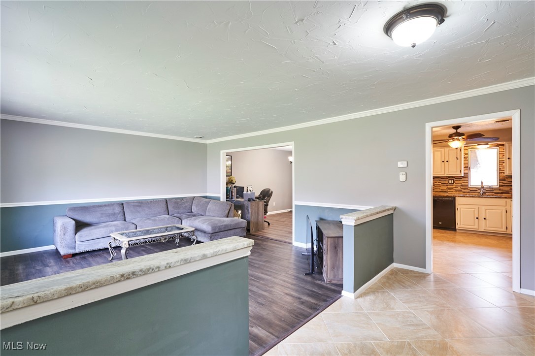 8585 Carmichael Drive Property Photo 6