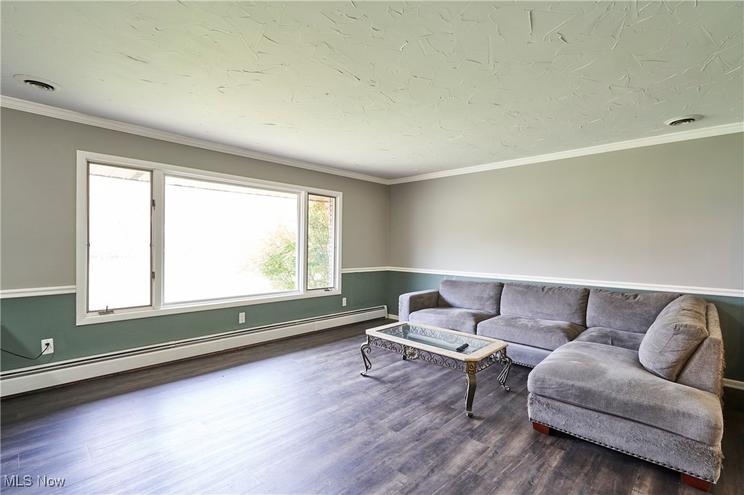 8585 Carmichael Drive Property Photo 9