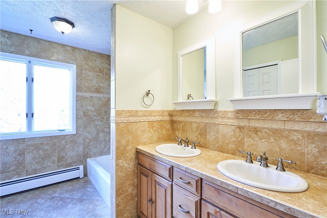 8585 Carmichael Drive Property Photo 14