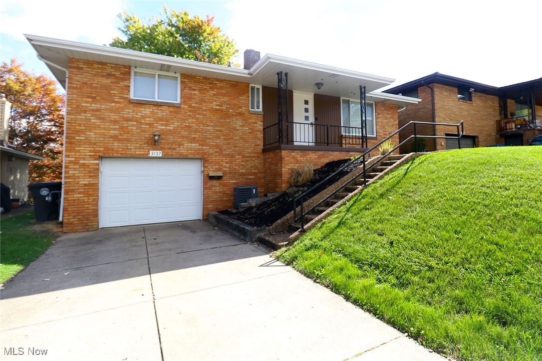 3137 Whitehaven Boulevard Property Photo 2