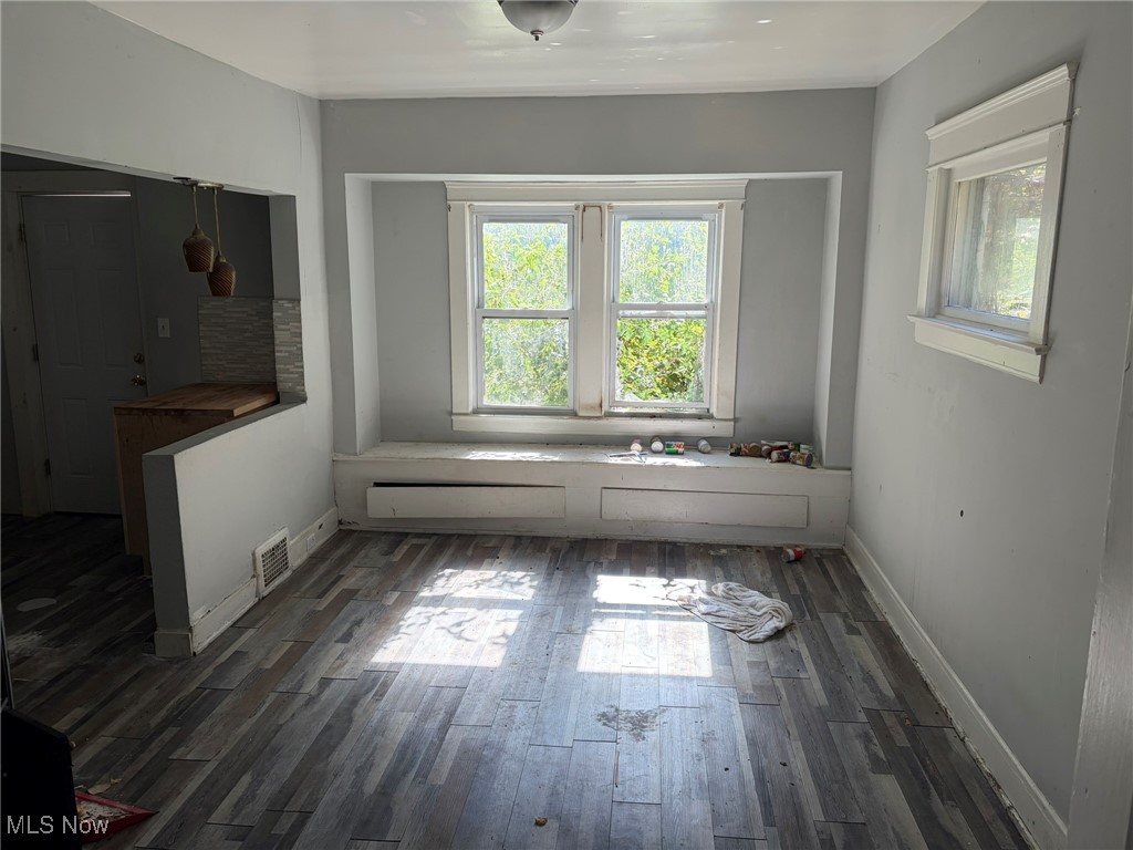 7808 Force Avenue Property Photo 4