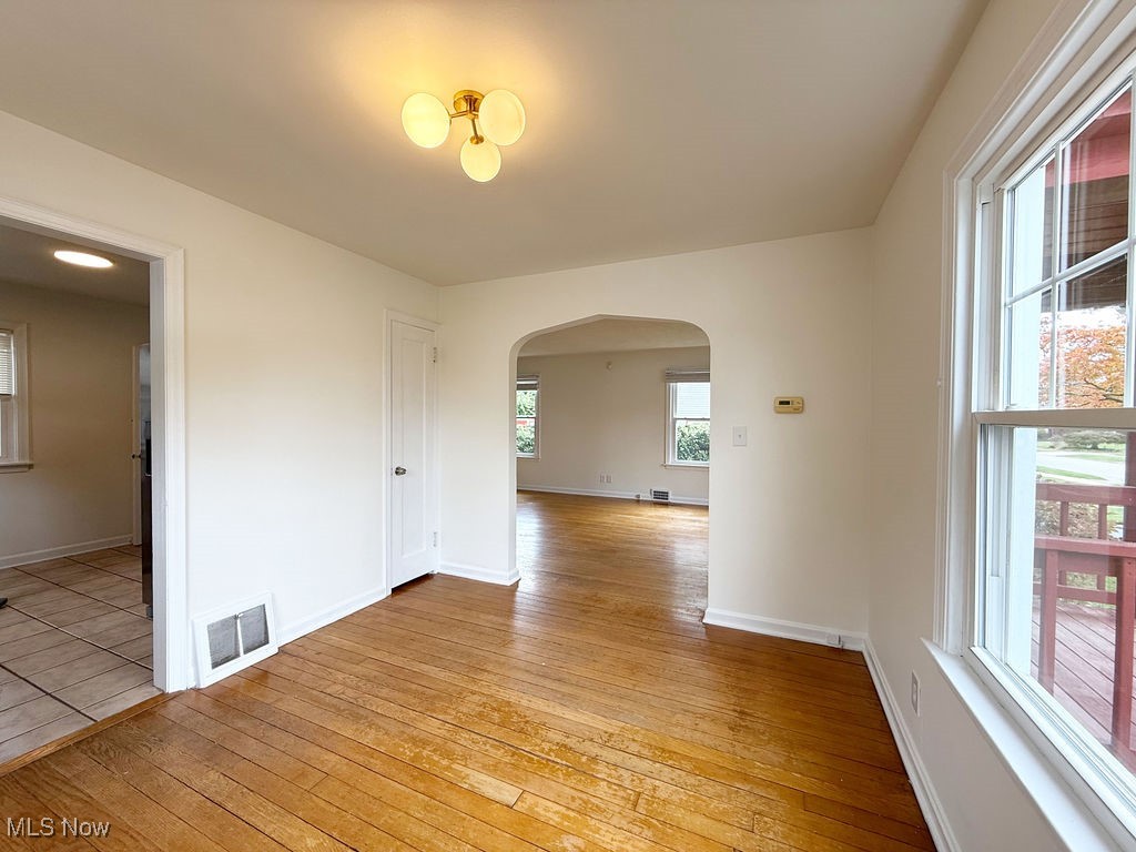 327 Adelaide Property Photo 7