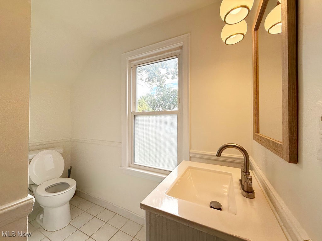 327 Adelaide Property Photo 14