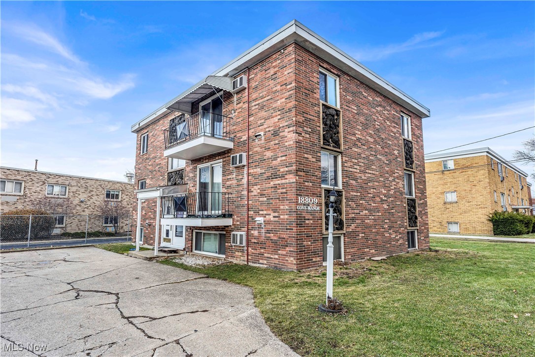 18809 Bella Drive Property Photo 1