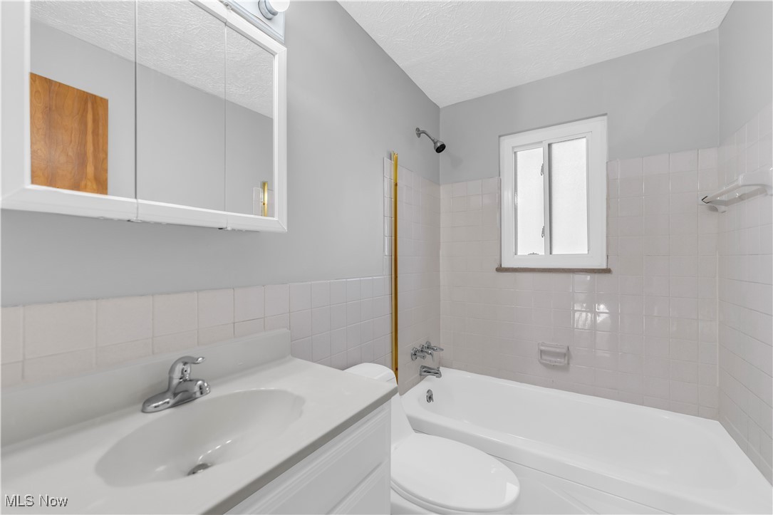 18809 Bella Drive Property Photo 29