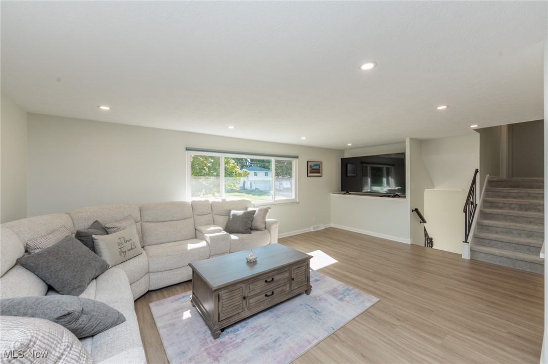 13602 Holland Rd. Property Photo 4