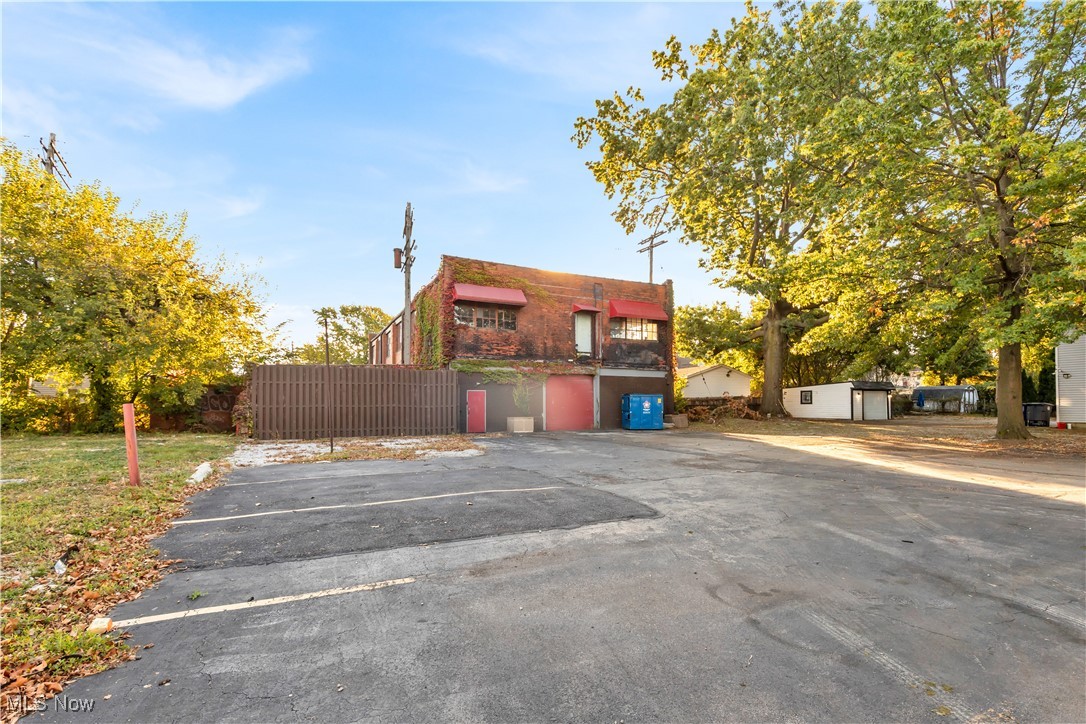 2032 W 105th Street Property Photo 8
