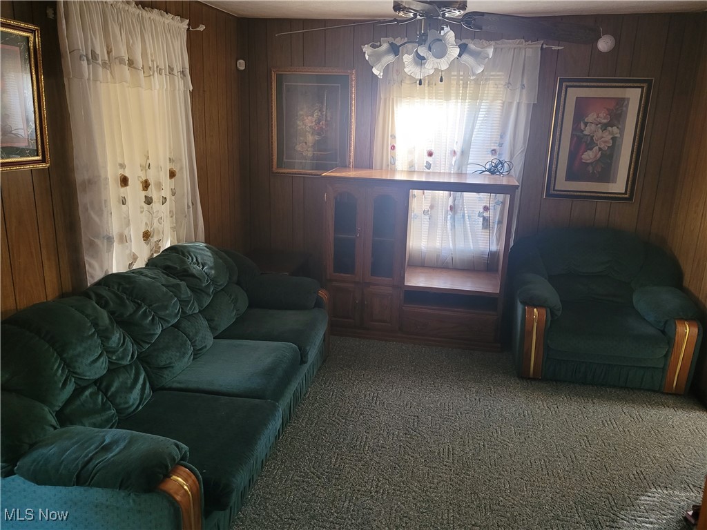 2884 Barder Avenue Se Property Photo 2