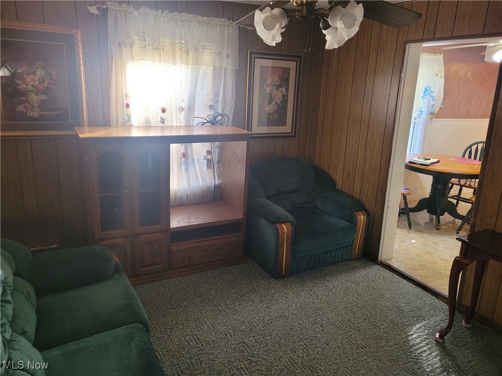 2884 Barder Avenue Se Property Photo 3