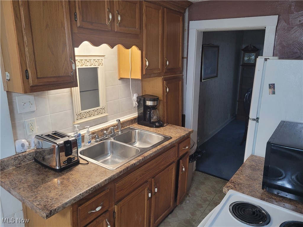 2884 Barder Avenue Se Property Photo 6