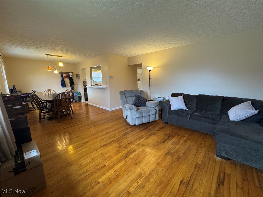 2809 Wales Avenue Property Photo 4