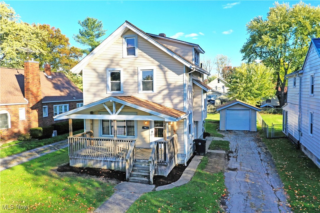 781 Oak Knoll Avenue Se Property Photo 2