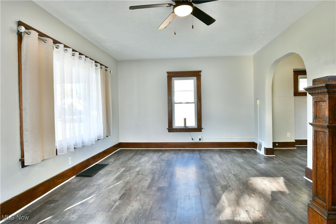 781 Oak Knoll Avenue Se Property Photo 4