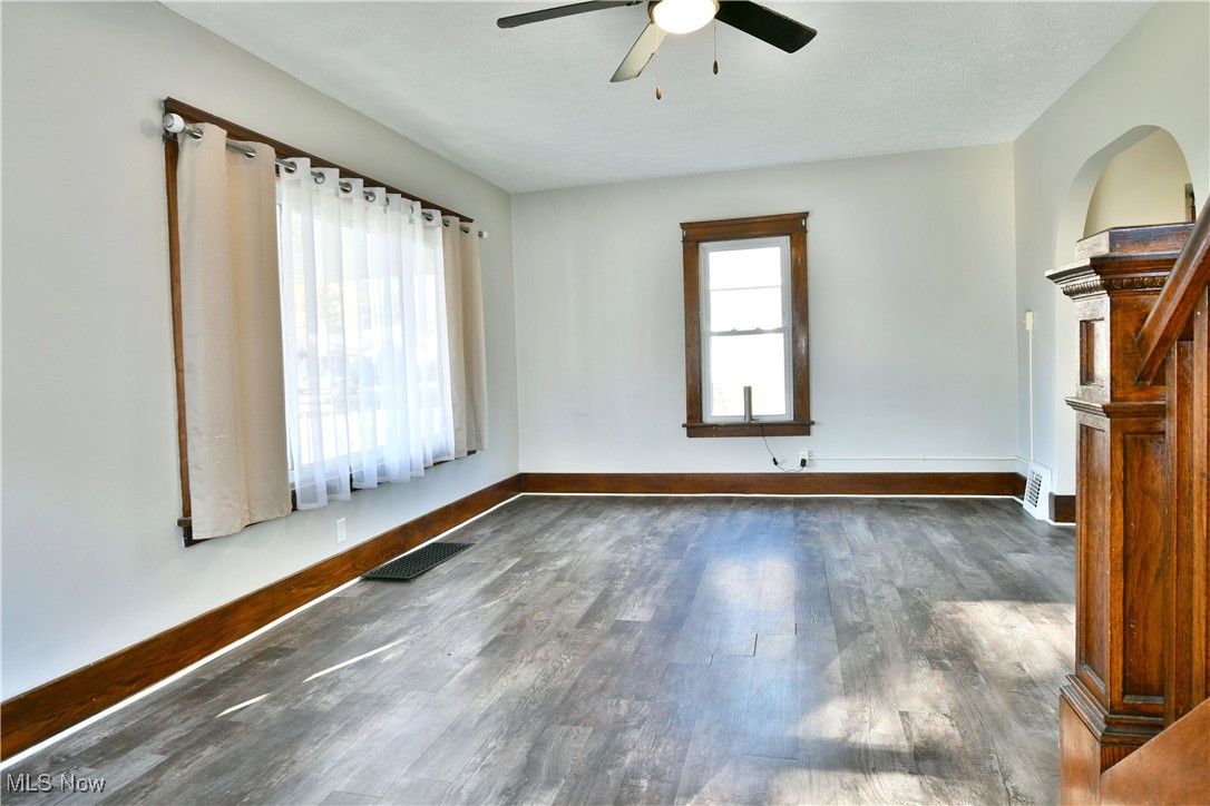 781 Oak Knoll Avenue Se Property Photo 5