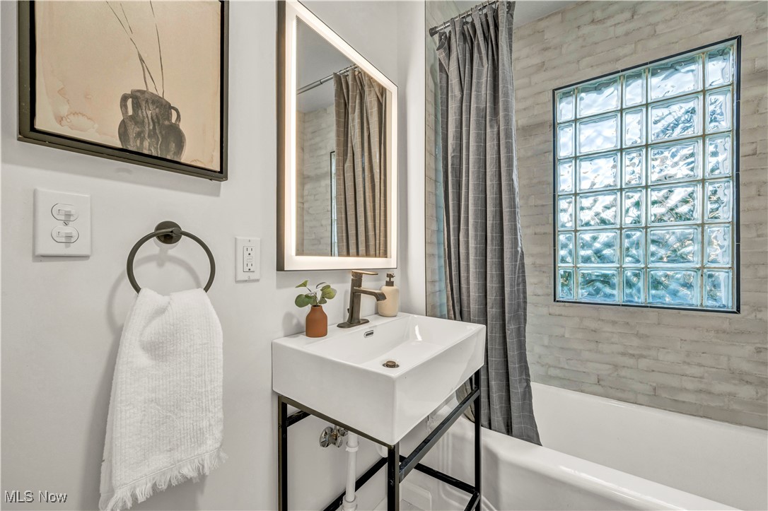 2063 Columbia Road Property Photo 13