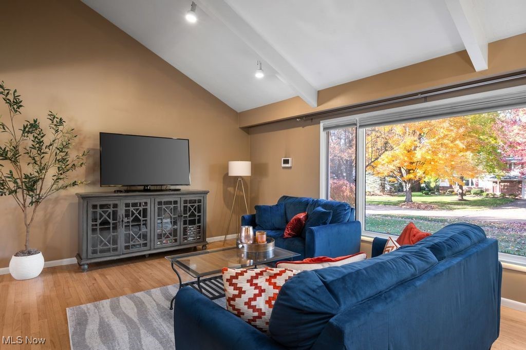 5560 Lansbury Lane Property Photo 3