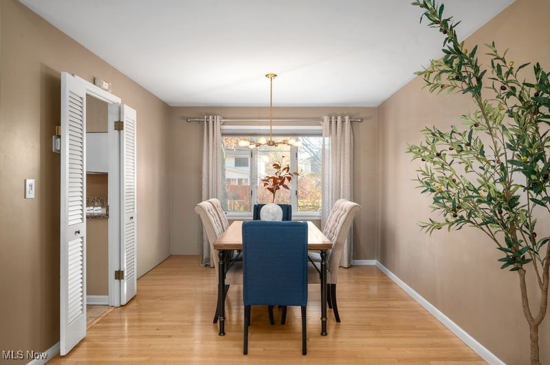 5560 Lansbury Lane Property Photo 6