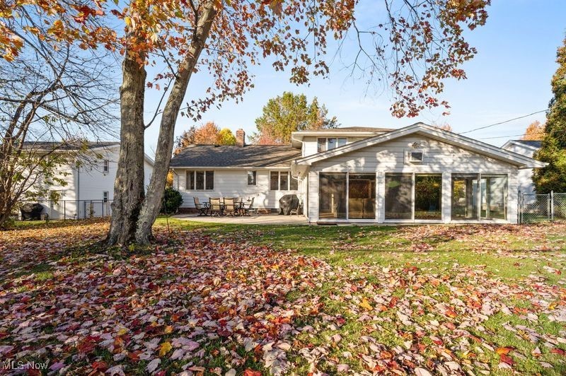 5560 Lansbury Lane Property Photo 29