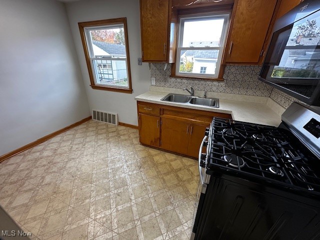 1648 Douglas Road Property Photo 13