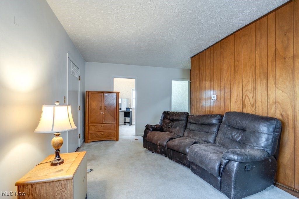 24681 Aurora Road Property Photo 4