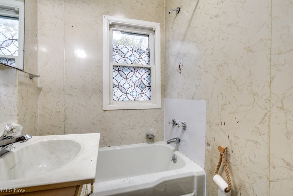 24681 Aurora Road Property Photo 10