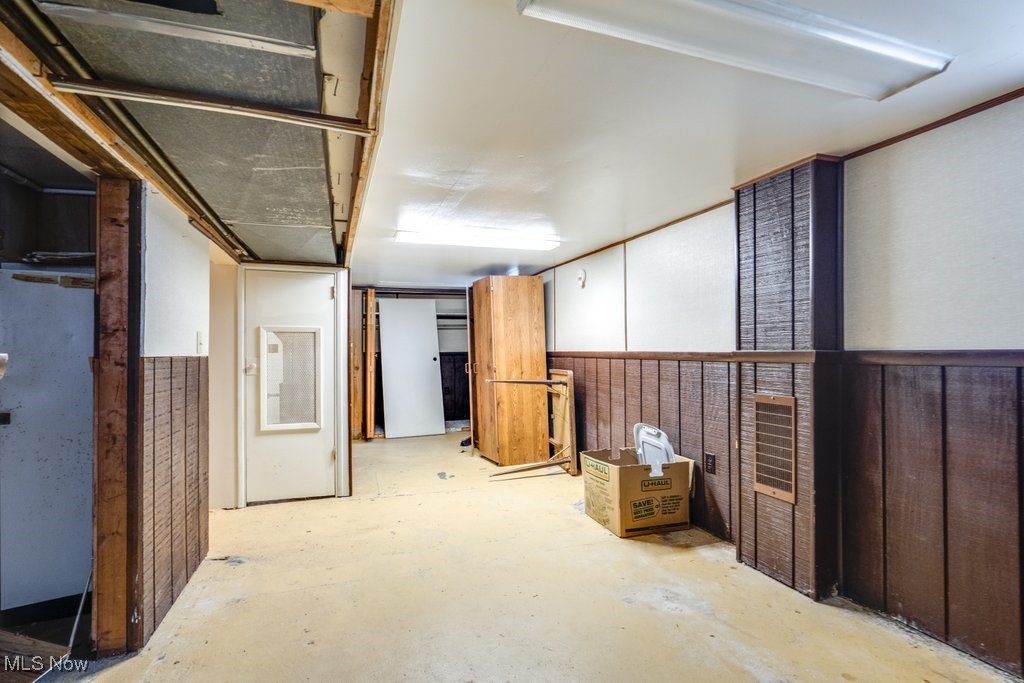 24681 Aurora Road Property Photo 14