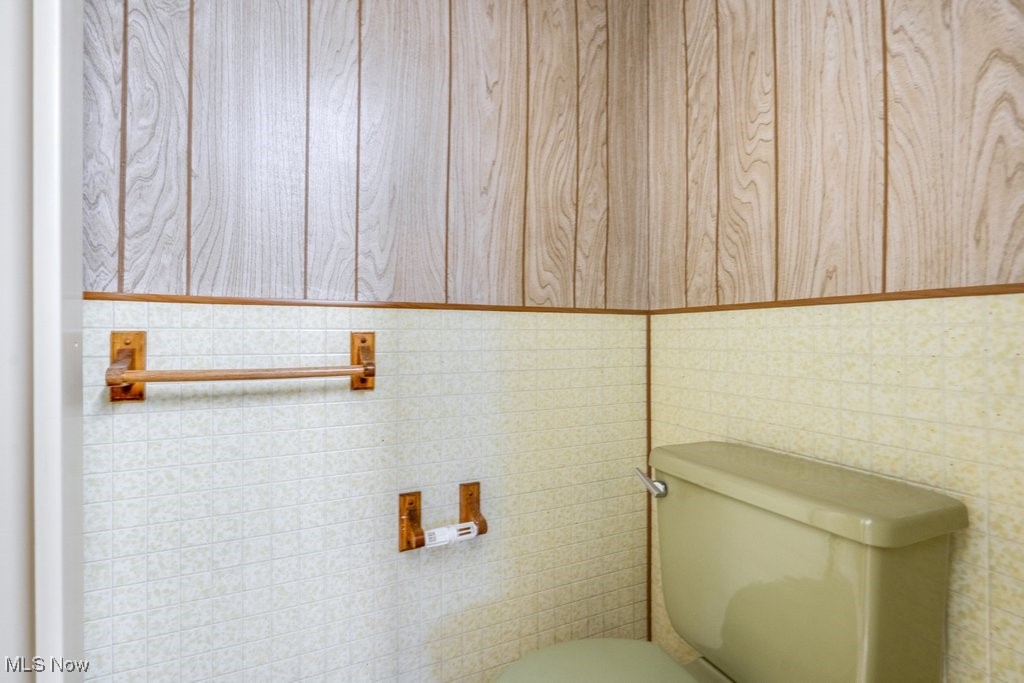 24681 Aurora Road Property Photo 17