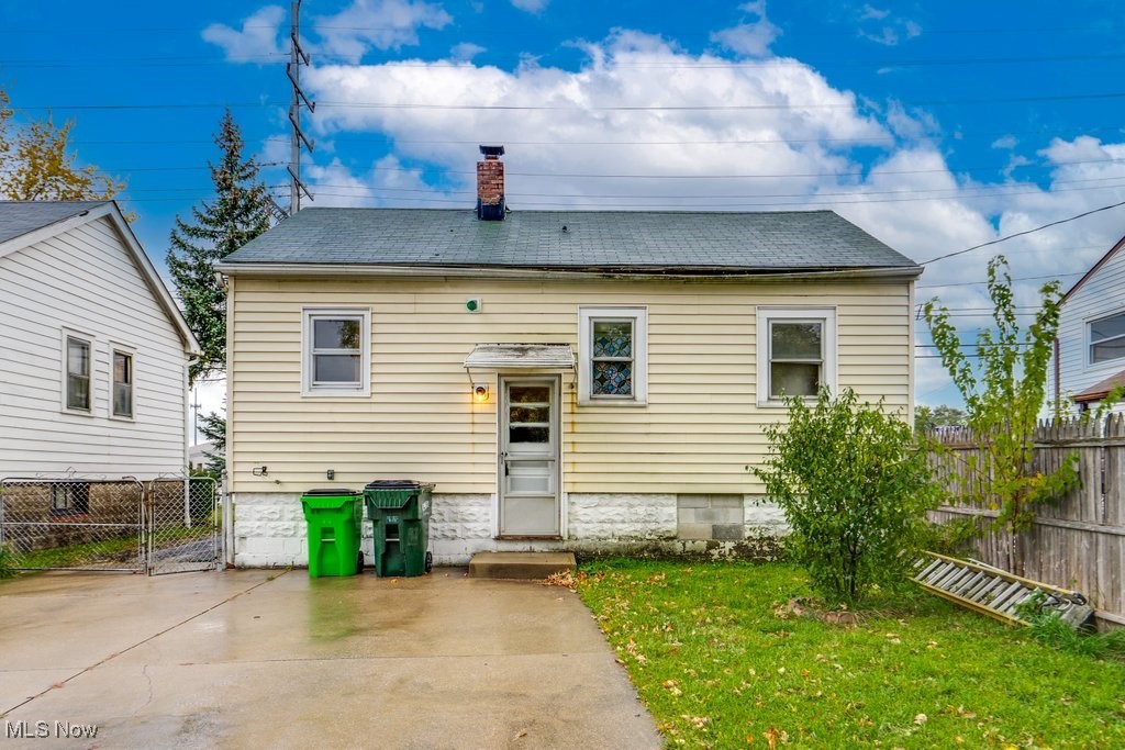 24681 Aurora Road Property Photo 18