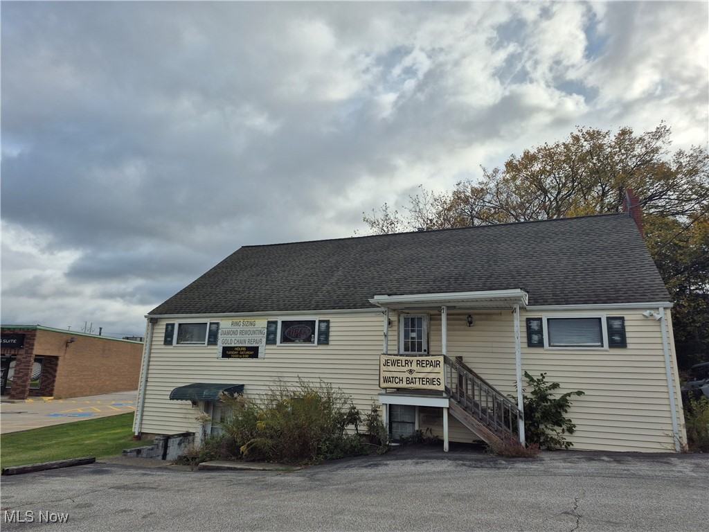 8461 Pearl Road Property Photo 1