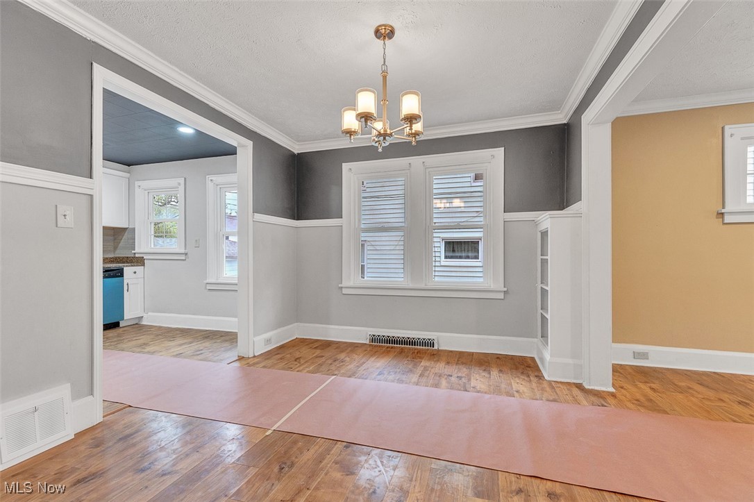 1554 E 221st Street Property Photo 3