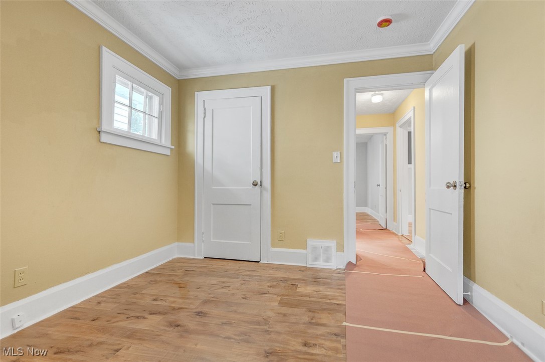 1554 E 221st Street Property Photo 7