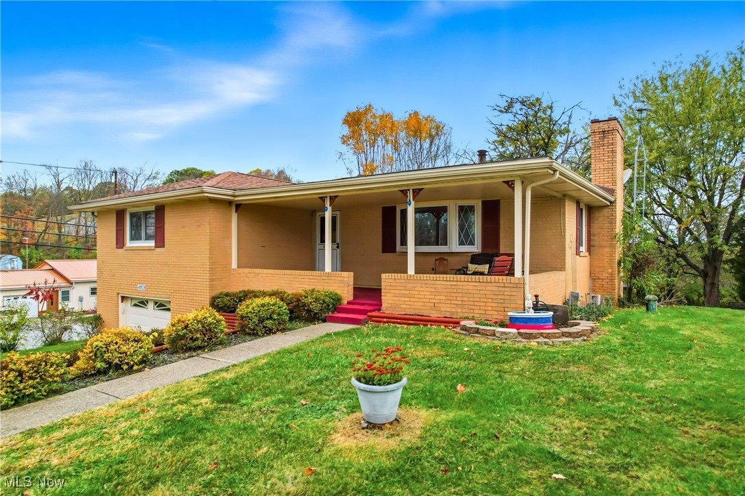 48528 Spruce Court Property Photo 3