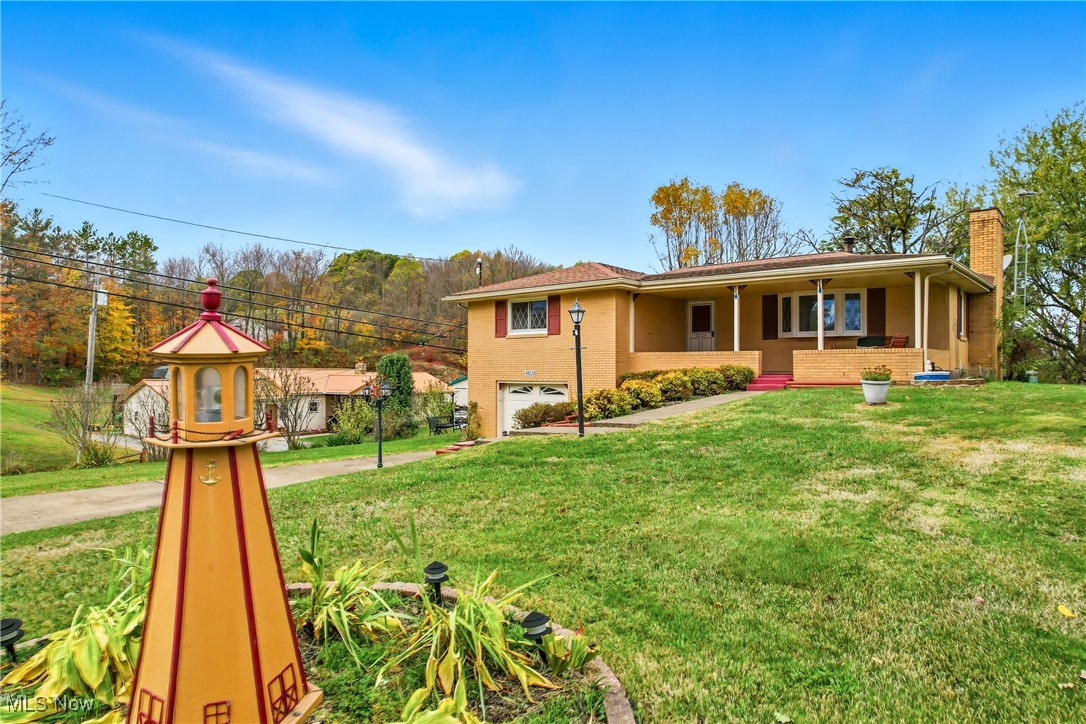 48528 Spruce Court Property Photo 4