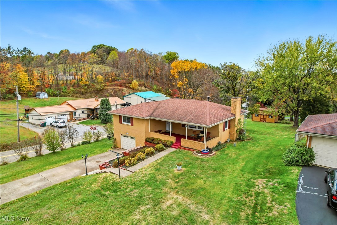 48528 Spruce Court Property Photo 5