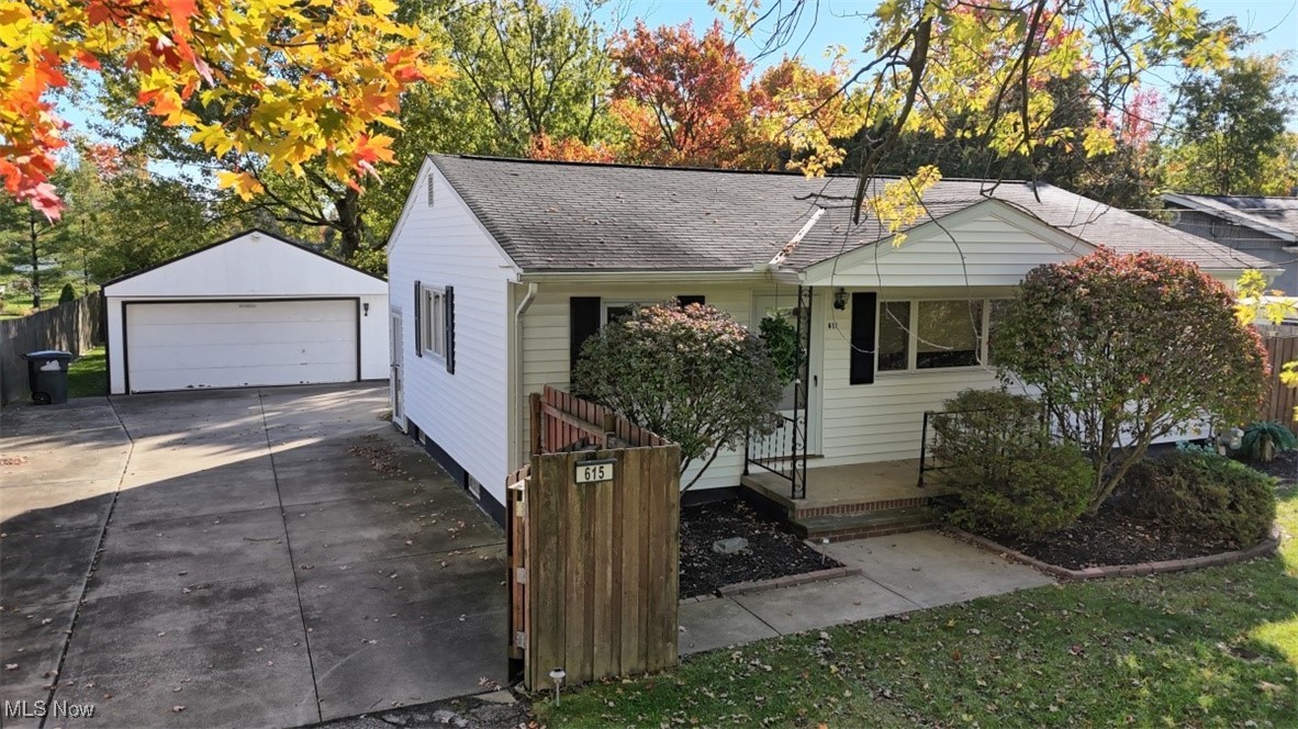 615 West Drive Property Photo 2