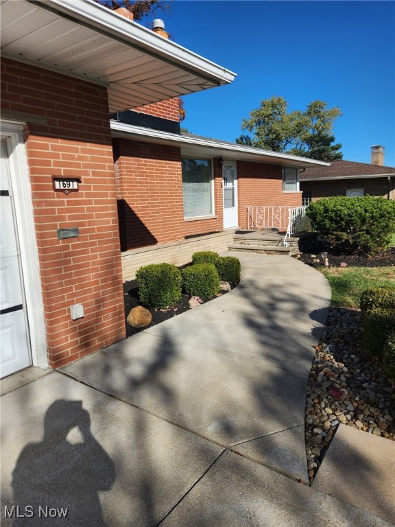 1691 E Parkhaven Drive Property Photo 2