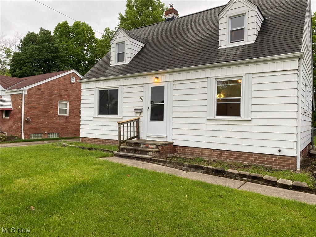 854 E 258th Street Property Photo 1