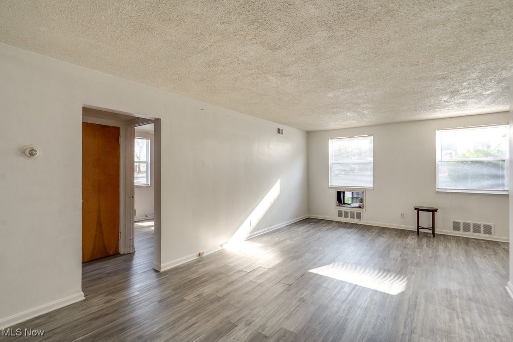 2812 E 130th Street Property Photo 4