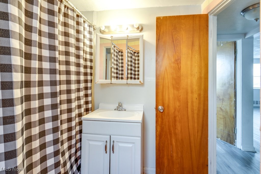 2812 E 130th Street Property Photo 6